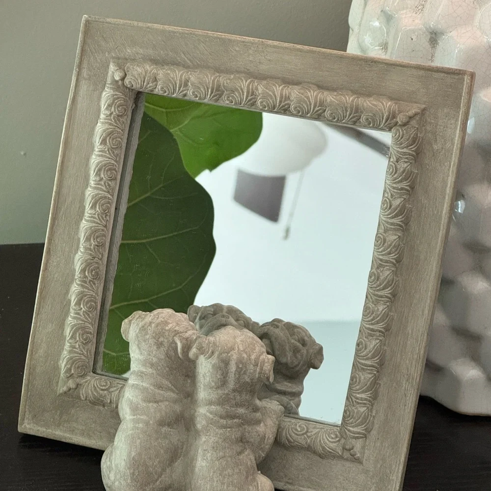 Decorative Gray Dog-Themed Mirror